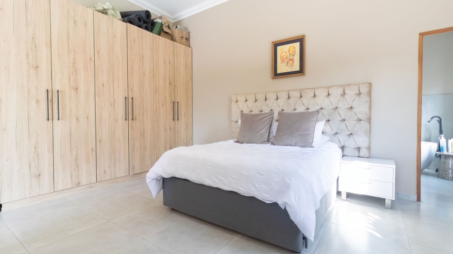 9 Bedroom Property for Sale in Long Acres Country Estate Western Cape